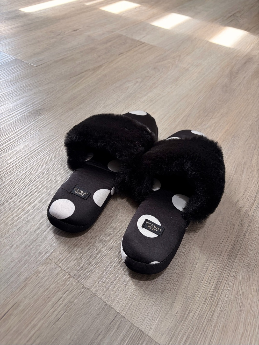 Victoria's Secret Black & White Polka Dot Faux Fur Slide Slippers